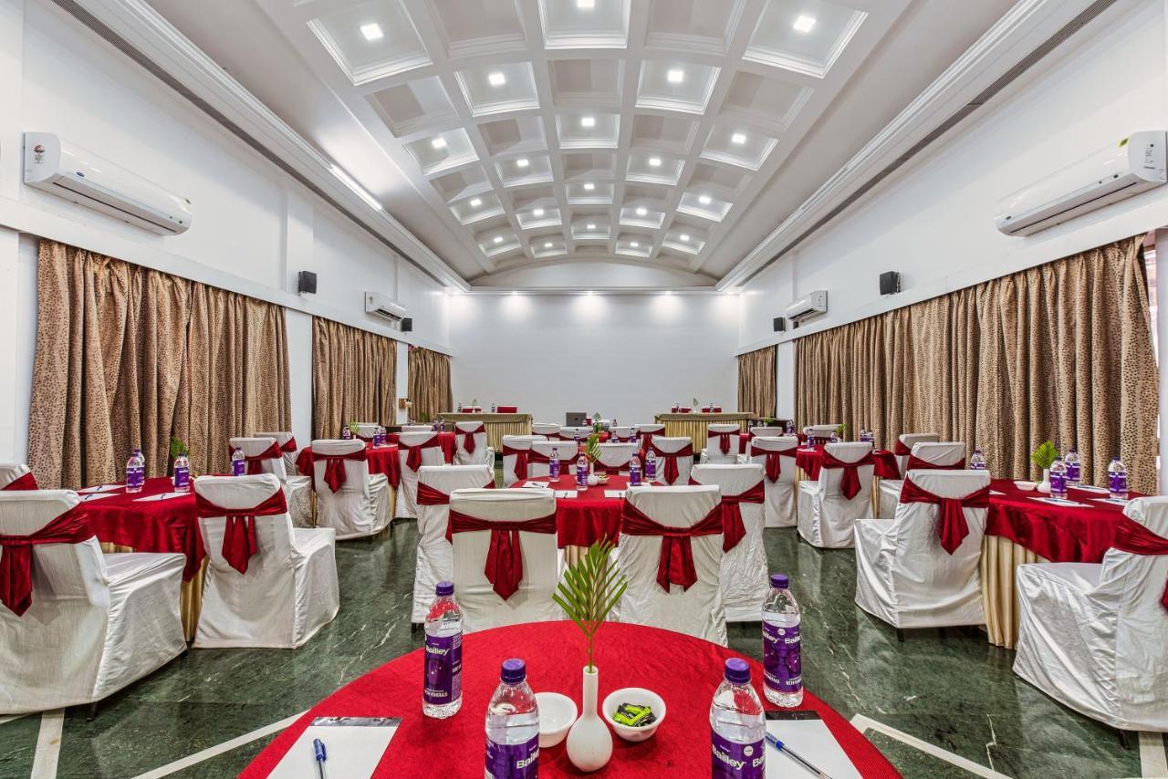 Mayur Retreat & Spa ロナバラ エクステリア 写真